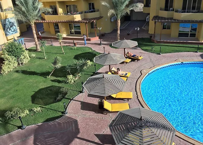Daire Pool View At British - Unit 13