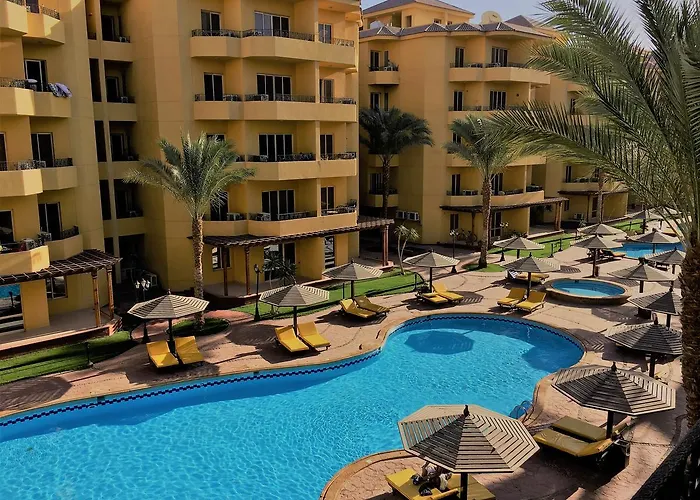 Daire Pool View At British - Unit 13