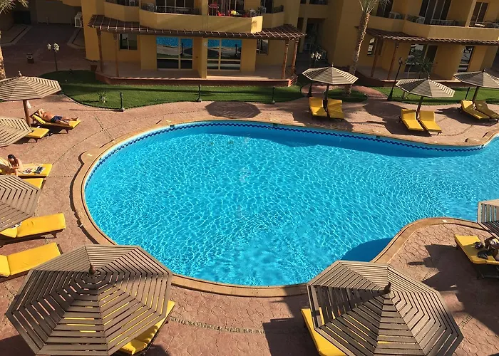Daire Pool View At British - Unit 13